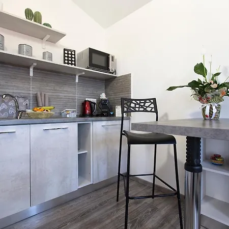 Couette-café Alice's House 3*